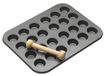 MasterClass tartelettevorm met deegversteviger, met 24 gaten en anti-aanbaklaag 35 x 27 cm
