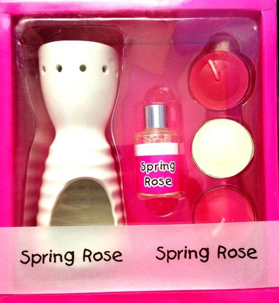Gelukisgoedkoop Spring Rose Geurolie Giftset met oliebrander, Geurolie en 3 kaarsjes