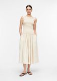 comma Jurk lichtbeige katoen lange mouw ronde hals kuithoogte 40