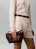 Calvin Klein Woven Schoudertas bruin