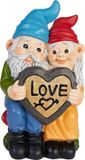 BRUBAKER Tuinkabouters Geliefden - Verliefd Kabouterpaar op Paddestoel met Liefdeshart - Grappige Tuinbeeldjes - Weerbestendige Decoratie voor Tuin en Camping - 24 cm hoog