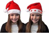Merkloos Kerstmuts met rode sterren en lichtjes voor kinderen