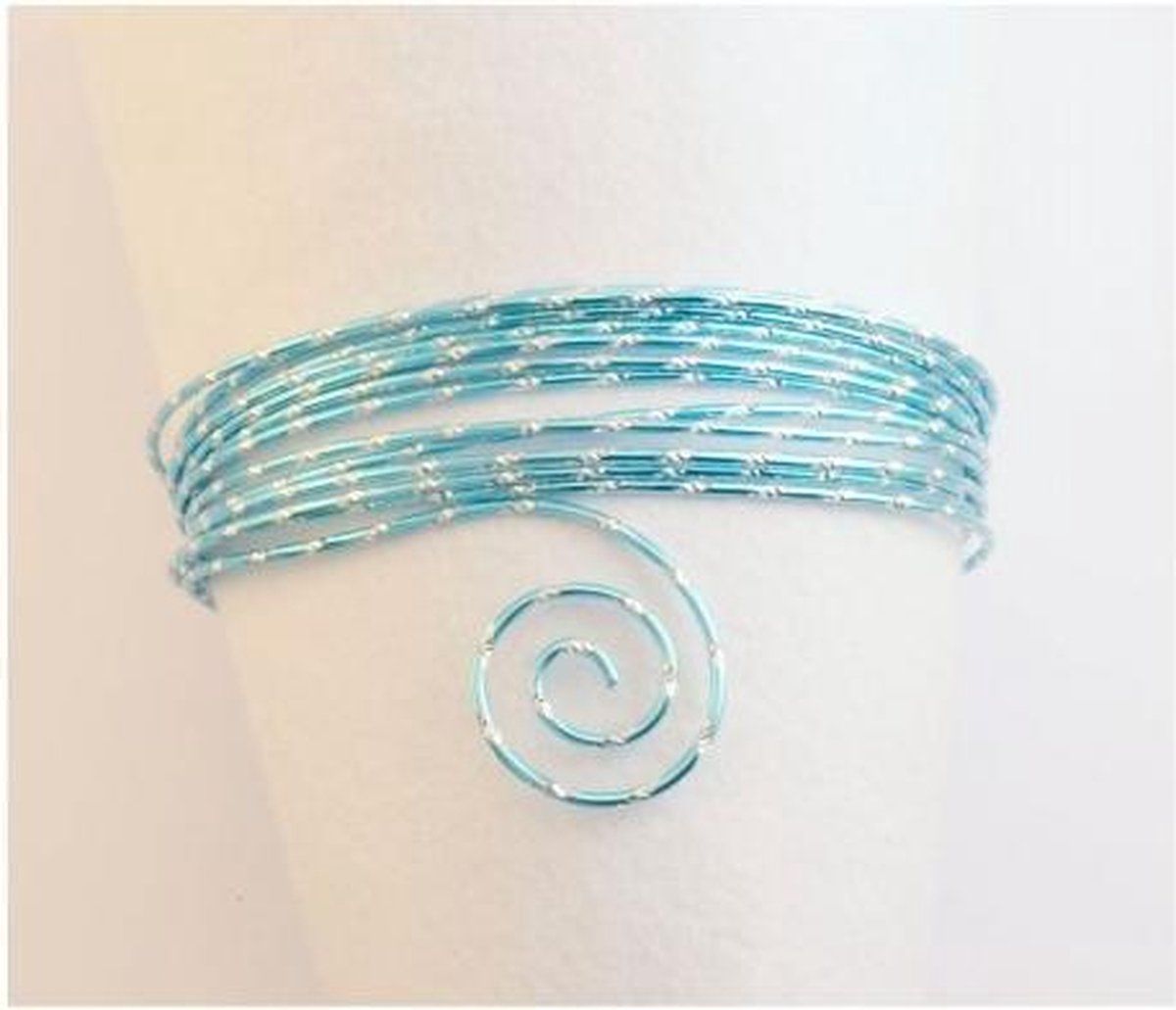 Vaessen Creative Hobbydraad - Aluminium wire diamond cut 2mm 5m ice blue - 1 stuk