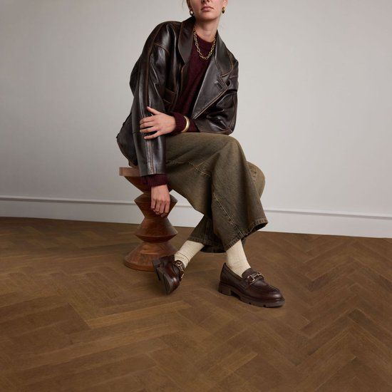 Manfield Dames Donkerbruine Leren Loafers met Gouden Chain - Maat 40