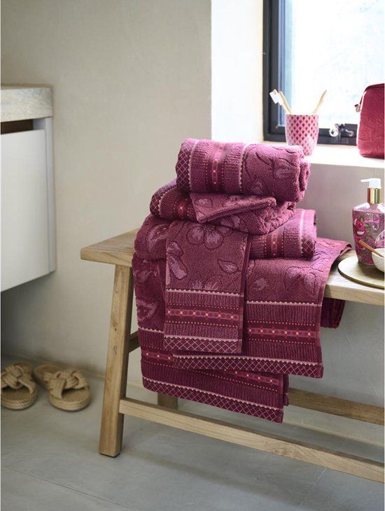 Pip Studio Jasmin Jaquard Handdoek Donkerroze 55 x 100 cm