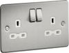Knightsbridge FPR9000BCW schakelstopcontact, platte klep, 13 A, 2 G, DP, geborsteld chroom met wit inzetstuk