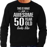 Bellatio Decorations Awesome 50 year - 50 jaar cadeau sweater - zwart - voor heren - lange mouw - Verjaardag L