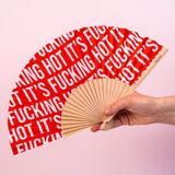 Fisura Houten waaier It's Fucking Hot - Rood patroon