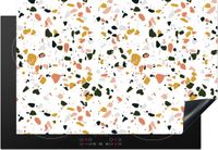 Merkloos KitchenYeah® Inductie beschermer 77x51 cm - Grijs - Roze - Terrazzo - Inductie kookplaat accessoire