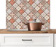 KitchenYeah Spatscherm keuken 90x60 cm - Kookplaat achterwand Vintage - Tegels - Bloemen - Oranje - Patchwork - Muurbeschermer - Spatwand fornuis - Hoogwaardig aluminium