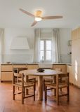 Create WIND CALM CUSTOM RATTAN Plafondventilator