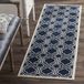 SAFAVIEH Amherst Collection Geometrisch tapijt, korte pool, marine en ivoor, 69 x 213 cm