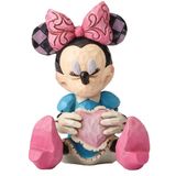 Mini Disney Traditions Mini Minnie figuurtje met hart 7Cm