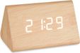 Giftdecor Pyramid Tafelklok/wekker/alarmklok - beige - MDF/kunststof - 12 x 8 cm - Digitaal - batterij/usb voeding