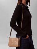 Calvin Klein Quilted Emblem Schoudertas 18 cm desert taupe