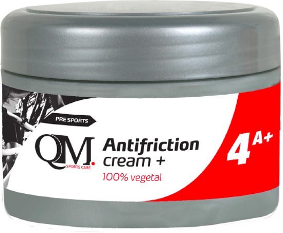 QM SPORTSCARE ANTIFRICTION CREAM PLUS Plantaardige broekzak: gebruiksaanwijzing: aanbrengen op zeemvel of huid. CrÃ¨me op plantaardige basis met 100% zuivere essentiÃ«le olie van tea tree gecombineerd met vitamine E. Zo zuiver dat ze zelfs kan gebruikt worden als gelaa