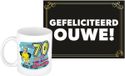 Bellatio Decorations Verjaardag cadeau koffiemok thema 70 jaar - man - rollator- met gefeliciteerd ouwe wenskaart - A5 formaat - leeftijd humor