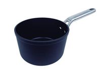 Arcos Serie Samoa | Kleine pot met antiaanbaklaag 20 cm en 2,6 l | Gesmeed aluminium | Geschikt voor alle warmtebronnen | Handgrepen van roestvrij staal met koud effect | Energiebesparend | Zwart | voor inductie