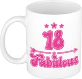 Bellatio Decorations Verjaardag cadeau mok 18 jaar - geweldig - roze - 300 ml - Keramiek