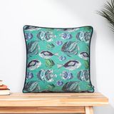 Wylder Abyss Fish Repeat Chenille Feather Rich gevuld kussen