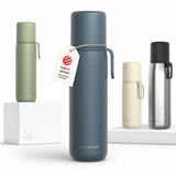 LARS NYSØM Roestvrijstalen Thermosfles - Dubbelwandige Geïsoleerde Drinkfles met Beker en Draagriem, Lekvrije Metalen Fles voor Reizen, Kantoor & Buitenactiviteiten (Stone Blue)