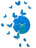 FLEXISTYLE Grote moderne wandklok vlinder rond 30cm, 15 vlinders, woonkamer, slaapkamer, kinderkamer, product gemaakt in de EU (blauw)