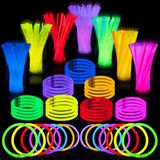 JOYIN 300 stuks Glow Sticks Feestbenodigdheden, 8" (20cm) Glowsticks Party Glow in the Dark Light Up Sticks Armbanden en Kettingen Feestartikelen, Paasfeestbenodigdheden Pack Neon Festival