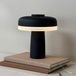 Dyberg Larsen Lampe de table portable à LED Noir mat