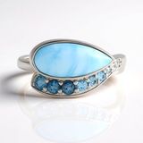Cavill Larimar Peervormige Damesring 4,05 ct - 925 Sterling Zilver Gerhodineerd - Blauw Topaas & Zirkonia - Elegante Edelstenen Ring