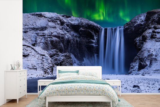 Nr1Wallpaper Behang - Fotobehang Noorderlicht - Waterval - Sneeuw - IJsland - Breedte 525 cm x hoogte 350 cm