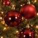Decoris Kerstballen - 24x st - donkerrood - 10 cm - kunststof - kerstversiering