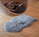 IPEA Tapijt van echt schapenvacht, kleur: grijs, gemaakt in Italië, 100/110 cm, bedmat van natuurlijk leer, zachte en dichte vacht voor slaapkamer, woonkamer, decor