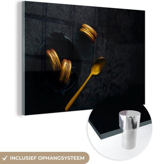 MuchoWow Glasschilderij - Macarons - Lepel - Goud - Zwart - 90x60 cm - Acrylaat
