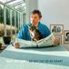 Sony Music Entertainment International Services GmbH De Kat Zat Op De Krant