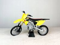 New-Ray Suzuki RMZ450 Replica Mini Crossmotor 1/6 Schaalmodel