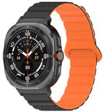 Wigento Samsung Galaxy Watch Ultra 47mm: siliconen band met stippenpatroon, magnetische sluiting, zwart / oranje