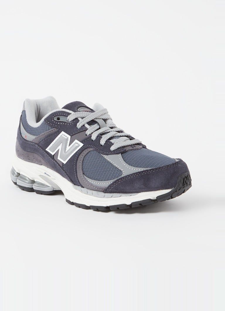 New Balance 2002R suède sneaker met mesh details
