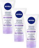 NIVEA Crème de jour apaisante pour femmes SPF 15 - Peau sensible - Hydratant - Sans parfum - Avec huile de pépins de raisin - 3 x 50 ml