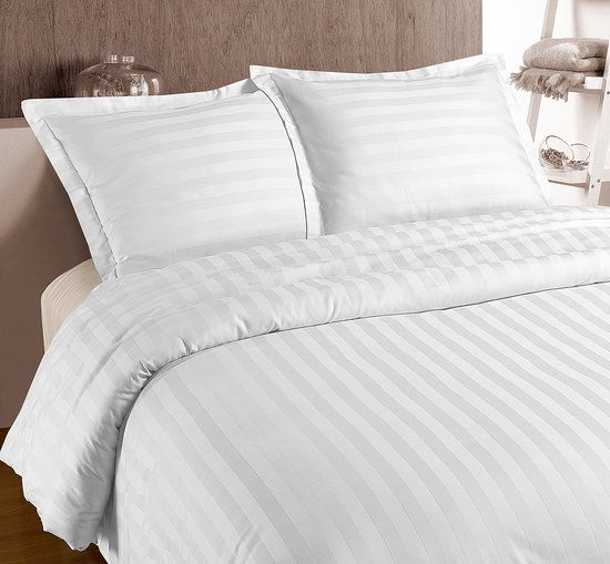 Primaviera Deluxe Hotel Stripe Dekbedovertrek - Lits-Jumeaux - 240X200/220 + 2 x kussenslopen 60x70 - Wit