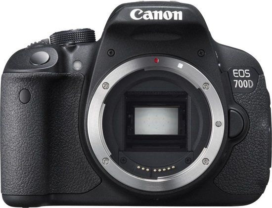 Canon EOS 700D + 18-55mm IS STM + 55-250mm IS