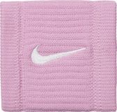 Nike Dri-Fit Reveal polsbandjes roze (1 paar)