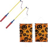 Merkloos Set van 2x stuks treklampion 16 x 22 cm pompoenen met lampionstokjes - Halloween trick or treat lampionnen versiering