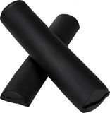 tectake® Comfortabele set massagerollen - Ondersteuning en positionering voor massagetafel - Kussens voor nek, rug, therapie en wellness - Afmeting volledige rol (L) 62 x ø 14,5 cm - Afmeting halve rol (LxBxH) 64 x 14 x 8 cm - Zwart