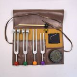 HomeGearLab diapasons pour la guérison, ensembles de diapasons pondérés et non pondérés, y compris un marteau à réflexes pour la guérison des chakras, essentiel pour le yoga, la guérison/la thérapie sonore.