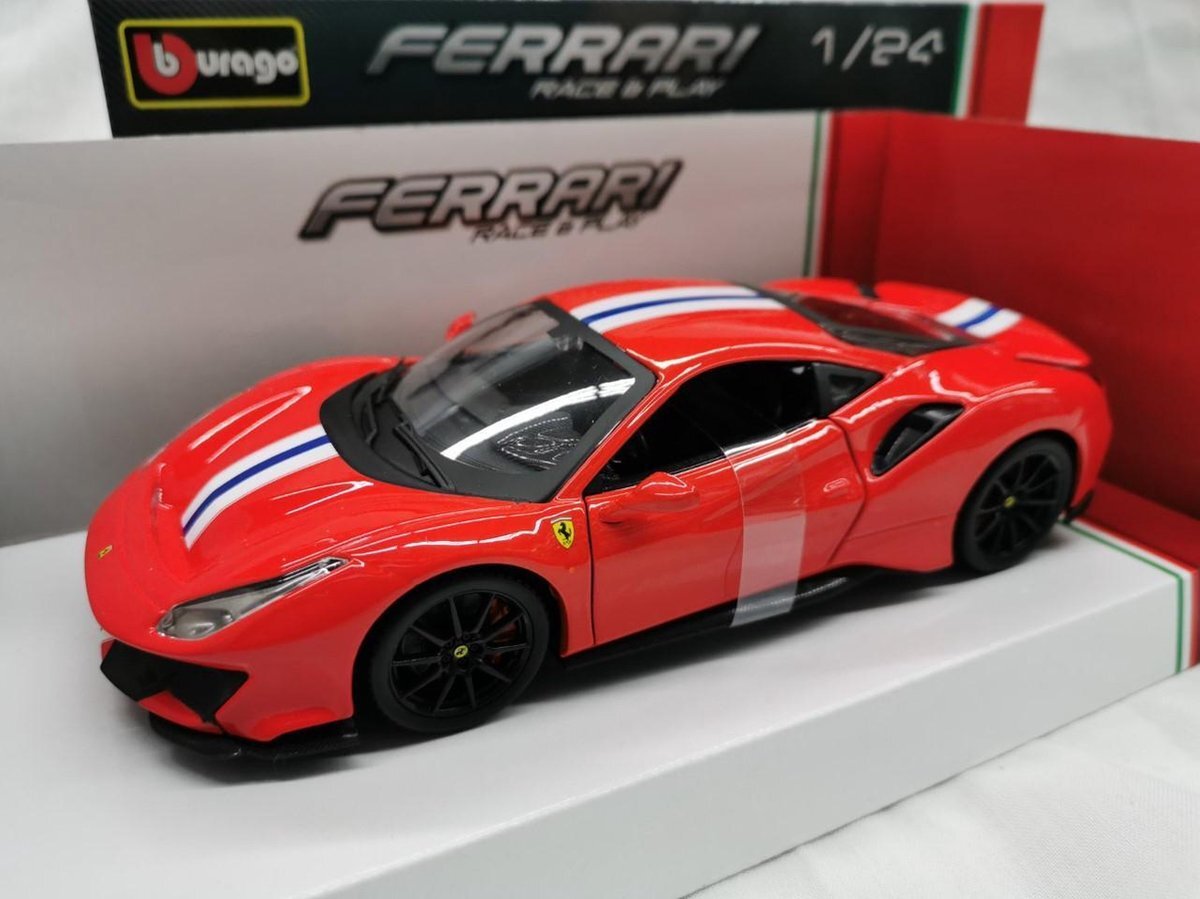 Bburago Ferrari 488 Pista 2018 1:24 Auto