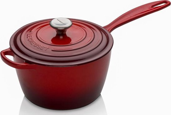 Le Creuset Signature gietijzeren steelpan met hittebestendige handgreep, rond, Ø 20 cm, 2,5 l, geschikt voor alle warmtebronnen, incl. inductie, 3,612 kg, kersenrood