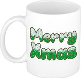 Bellatio Decorations Shoppartners Bv Cadeau kerstmok Merry Christmas sweater print groen/wit - 300 ml - keramiek