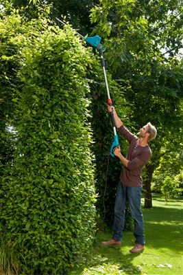 GARDENA THS 500/48 Telescopic Hedge Trimmer - 48cm Blade - 500W