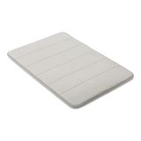 Amazon Basics Zachte Badmat van Traagschuim - Antislip, Extra Zacht, Absorberend, Sneldrogend, Wasbare Badmat voor de Badkamer, 43cm x 61cm, Lichtgrijs