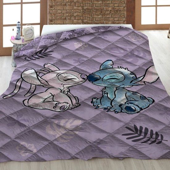 4KidsOnly Disney Lilo & Stitch Sprei Kiss - 140 x 200 cm - Polyester